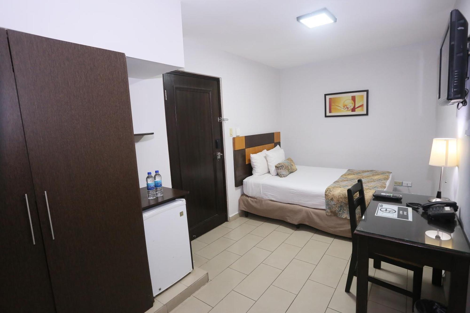 Metro Hotel Panama Екстериор снимка
